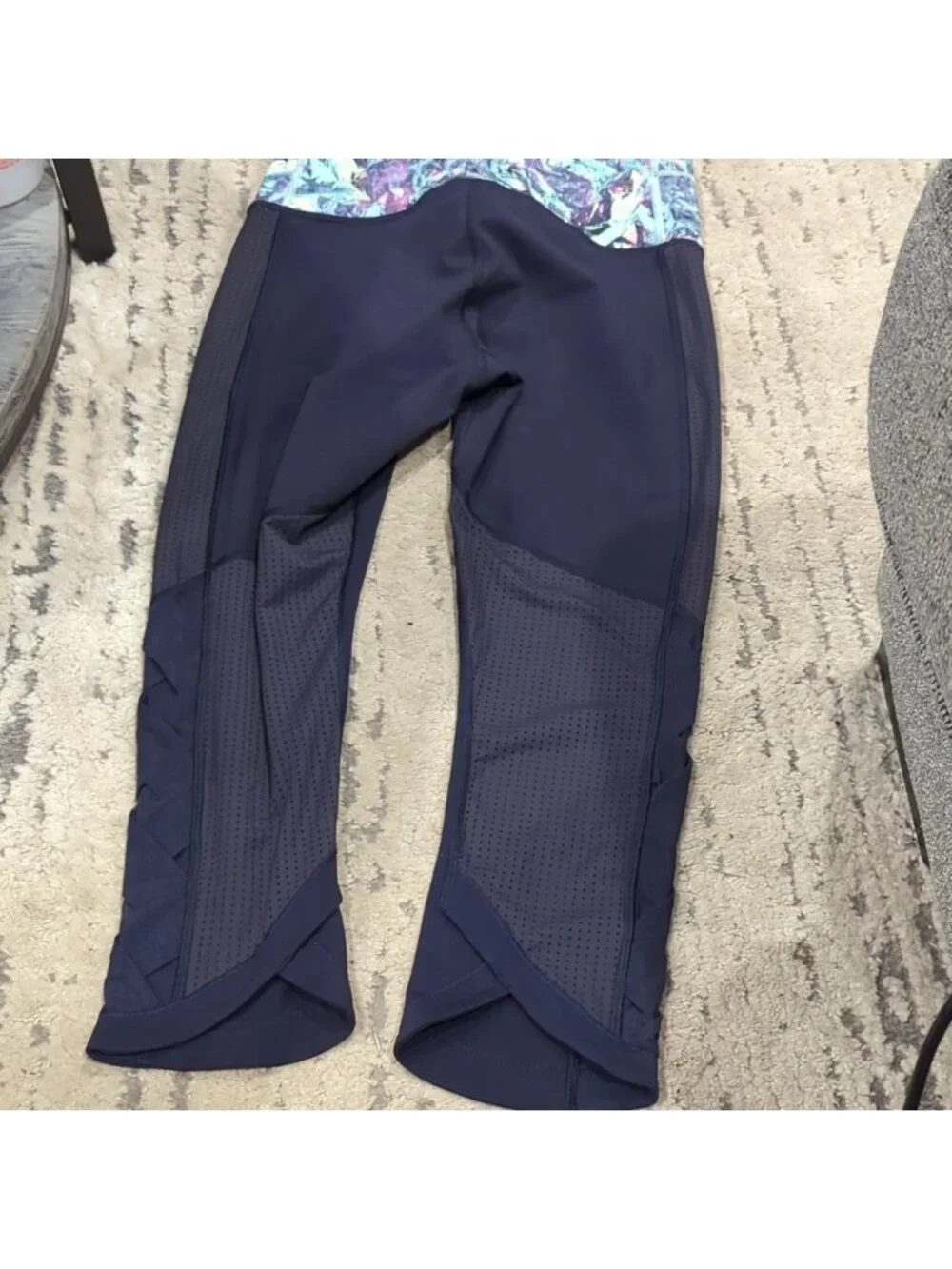Lululemon Var-City Crop criss cross Naval Blue / Iridescent Multi